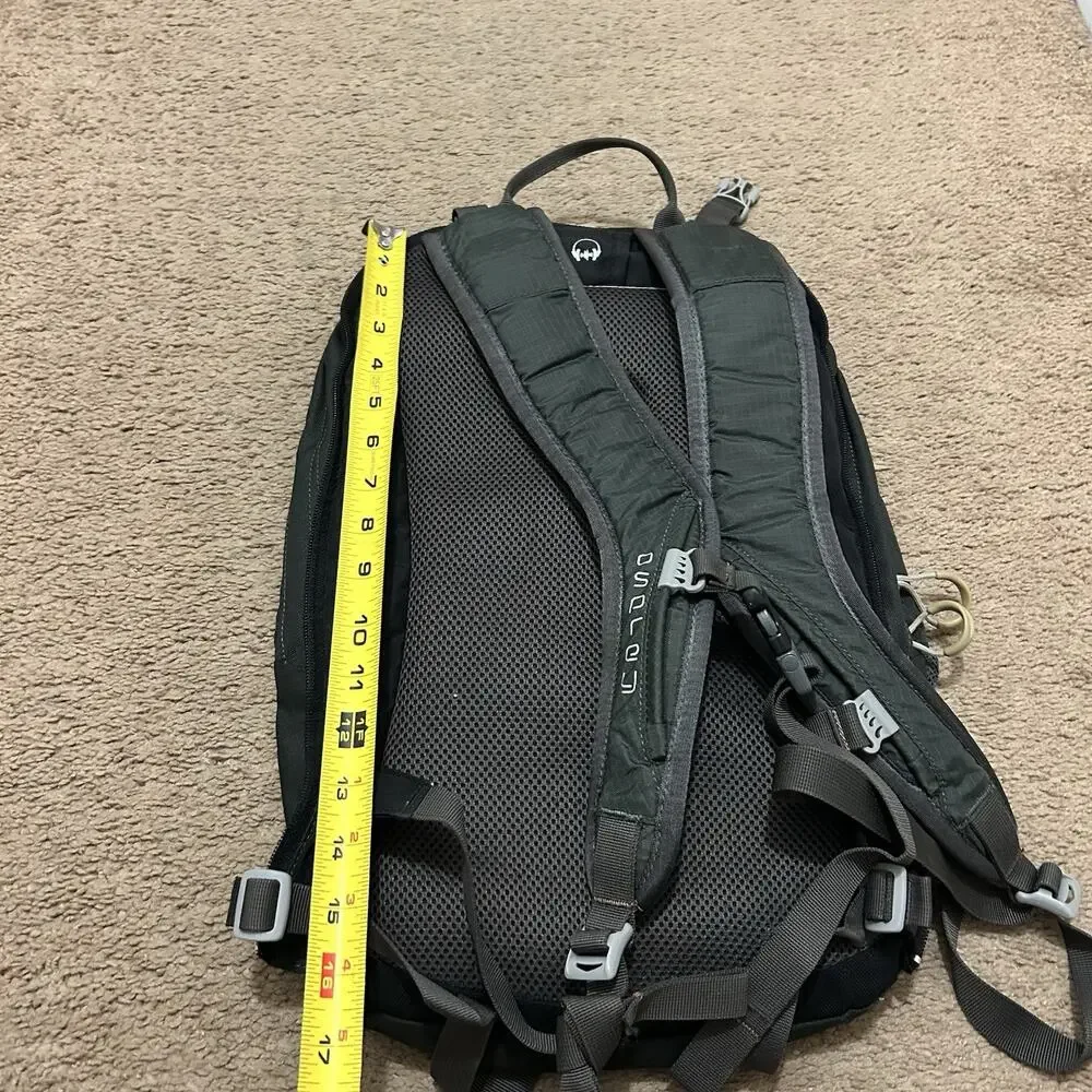 Osprey Farpoint Day Gray Laptop Backpack Daypack Travel Hiking Outdoor Bag